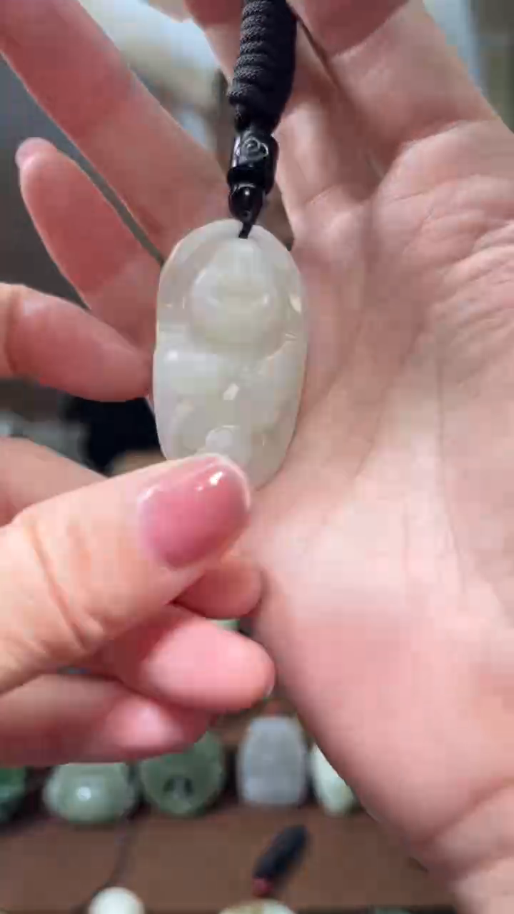 颈饰未镶嵌和田玉`