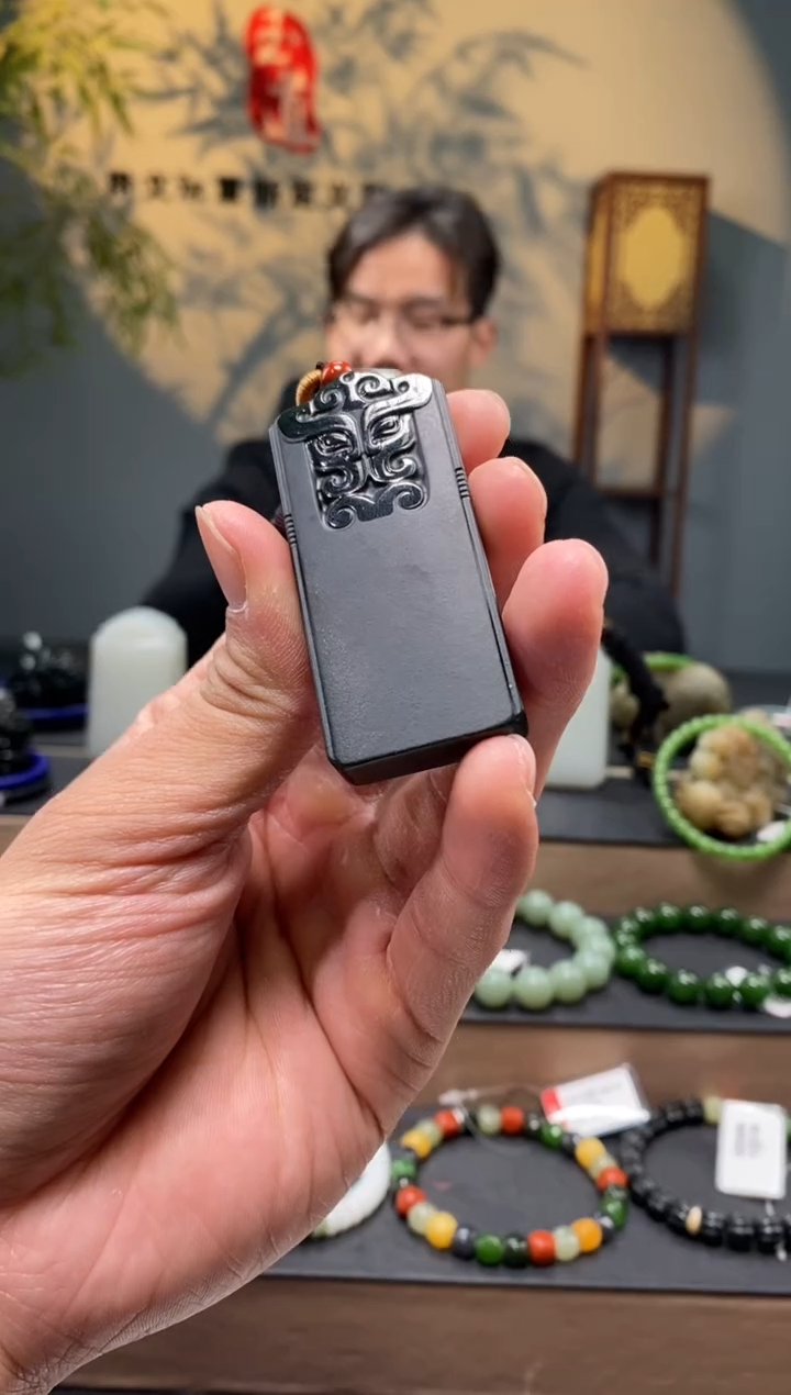 【闪购商品】和田玉-未镶嵌塔青牌子吊坠