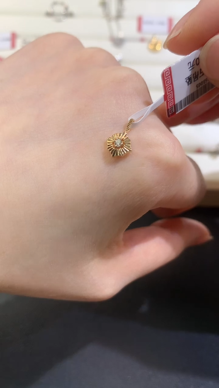 吊坠18K金镶嵌钻石A188|880