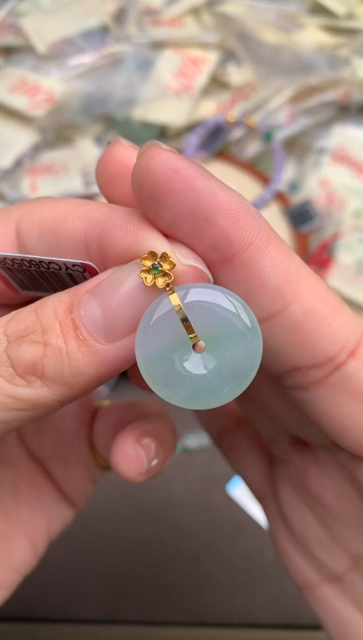 翡翠挂件18K金镶嵌—