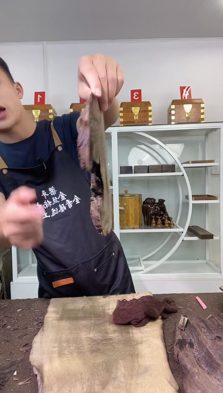 吴**天金丝楠木原料木材