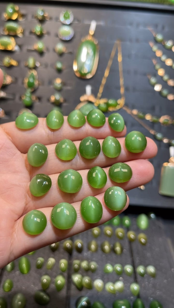 【闪购商品】和田玉碧玉绿猫眼裸石未镶嵌多样性发一