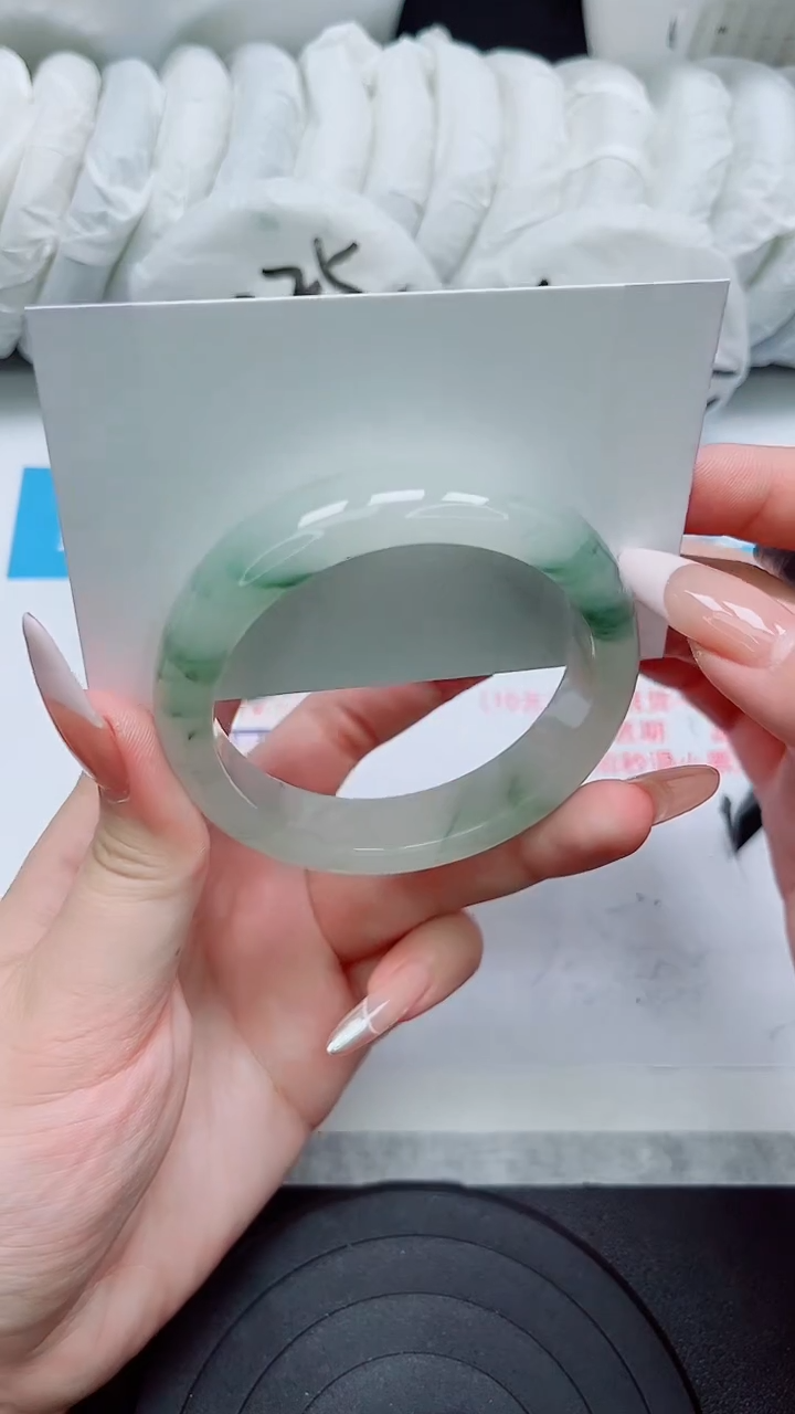 【闪购商品】石英质玉手镯未镶嵌24