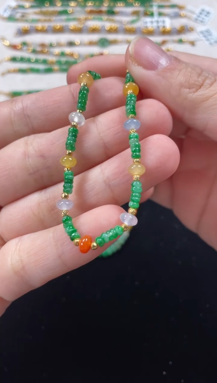 18K金镶嵌手链翡翠一个  P338