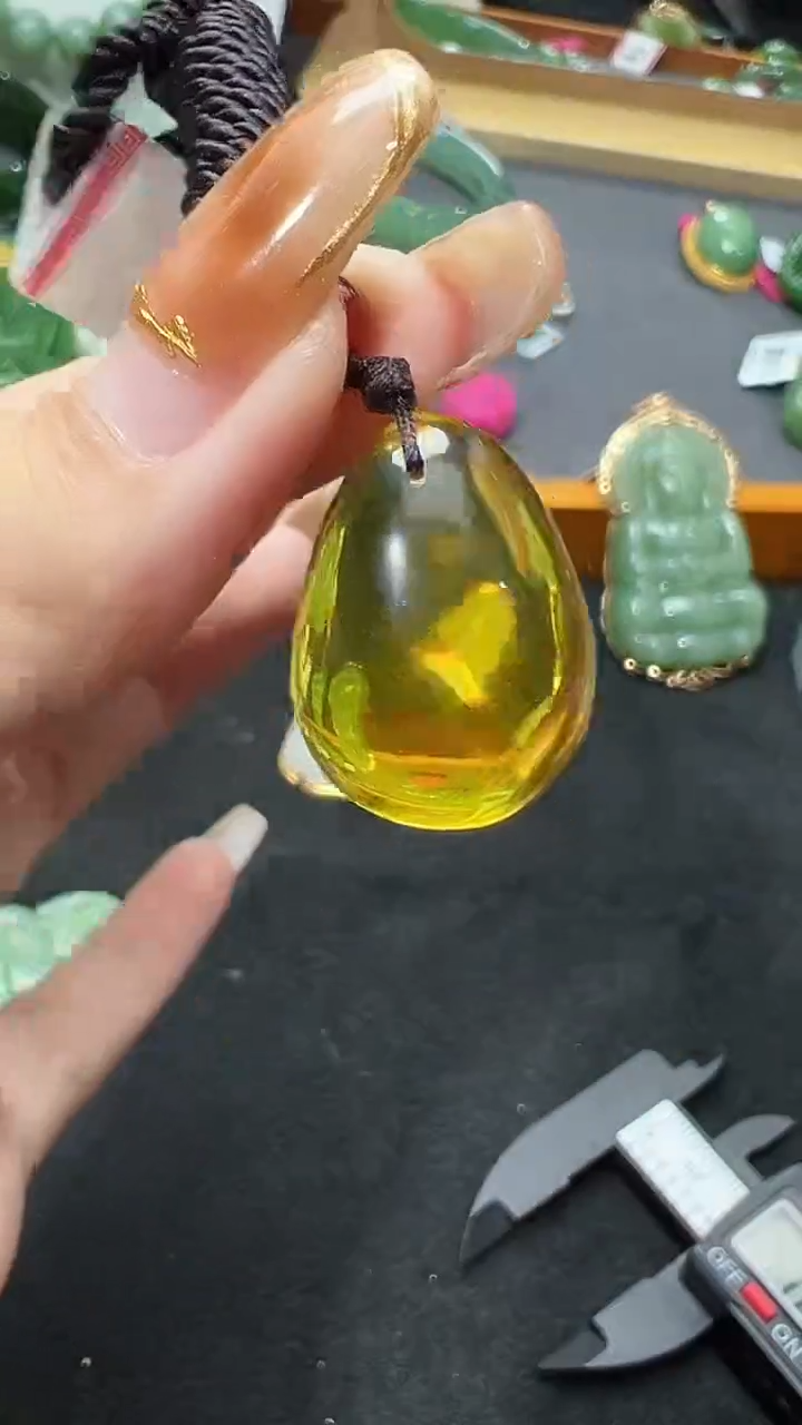 【闪购商品】蜜蜡吊坠(赠链)未镶嵌50