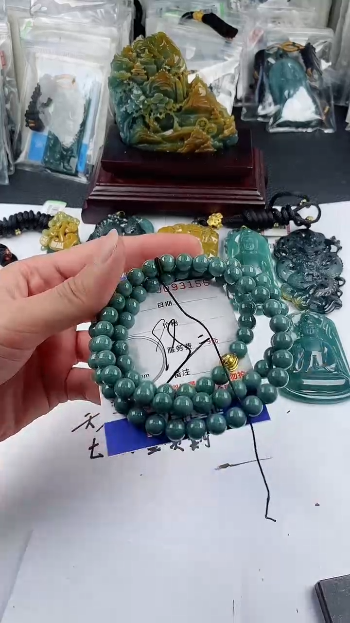 【闪购商品】翡翠颈饰未镶嵌         