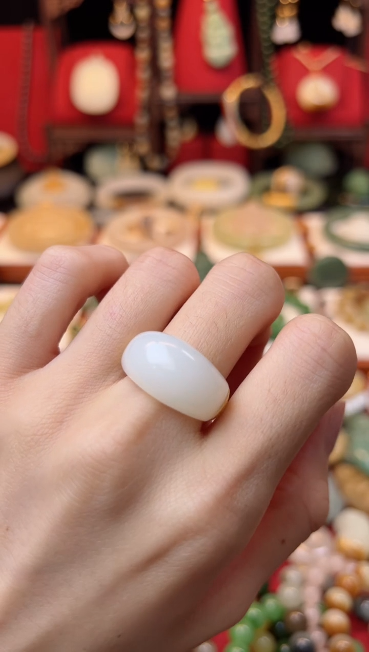 【闪购商品】和田玉戒指18K金镶嵌1