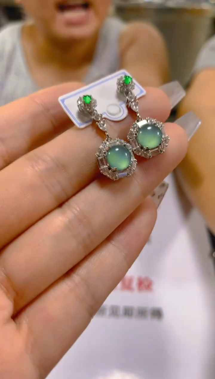 未镶嵌翡翠耳饰多样性发一