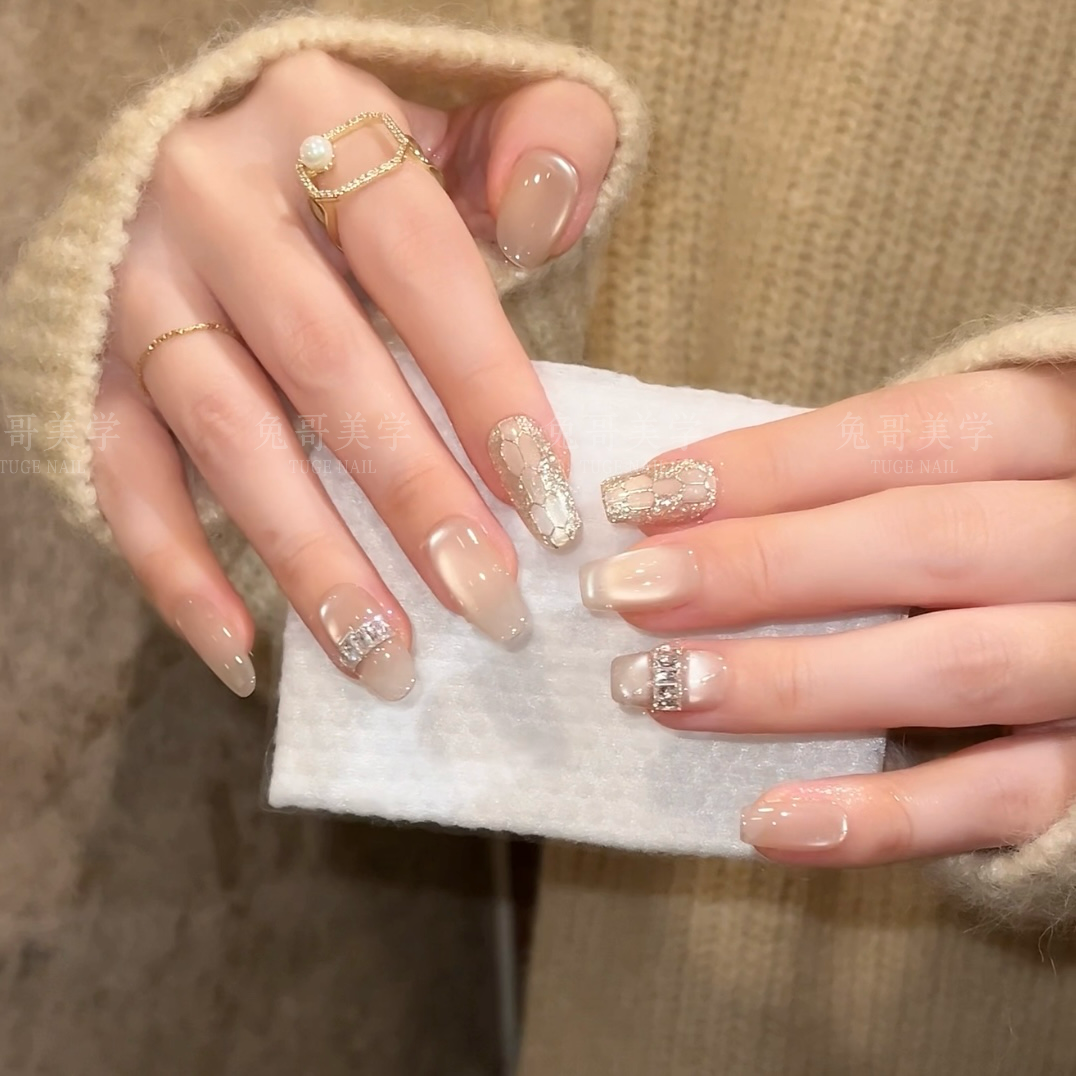 TugeNail “反转巴黎” 高定蛇年猫眼美甲显白款锆石水晶美甲邱邱