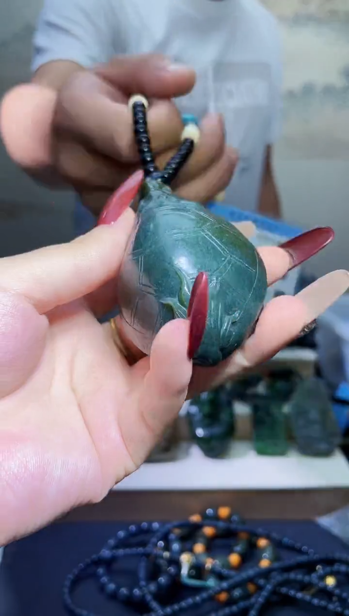 颈饰未镶嵌和田玉1