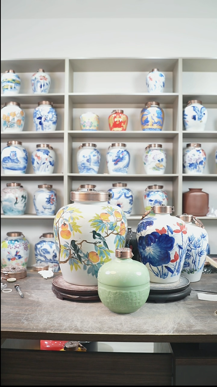 泥塑五斤装豆青色天洞  不带锁