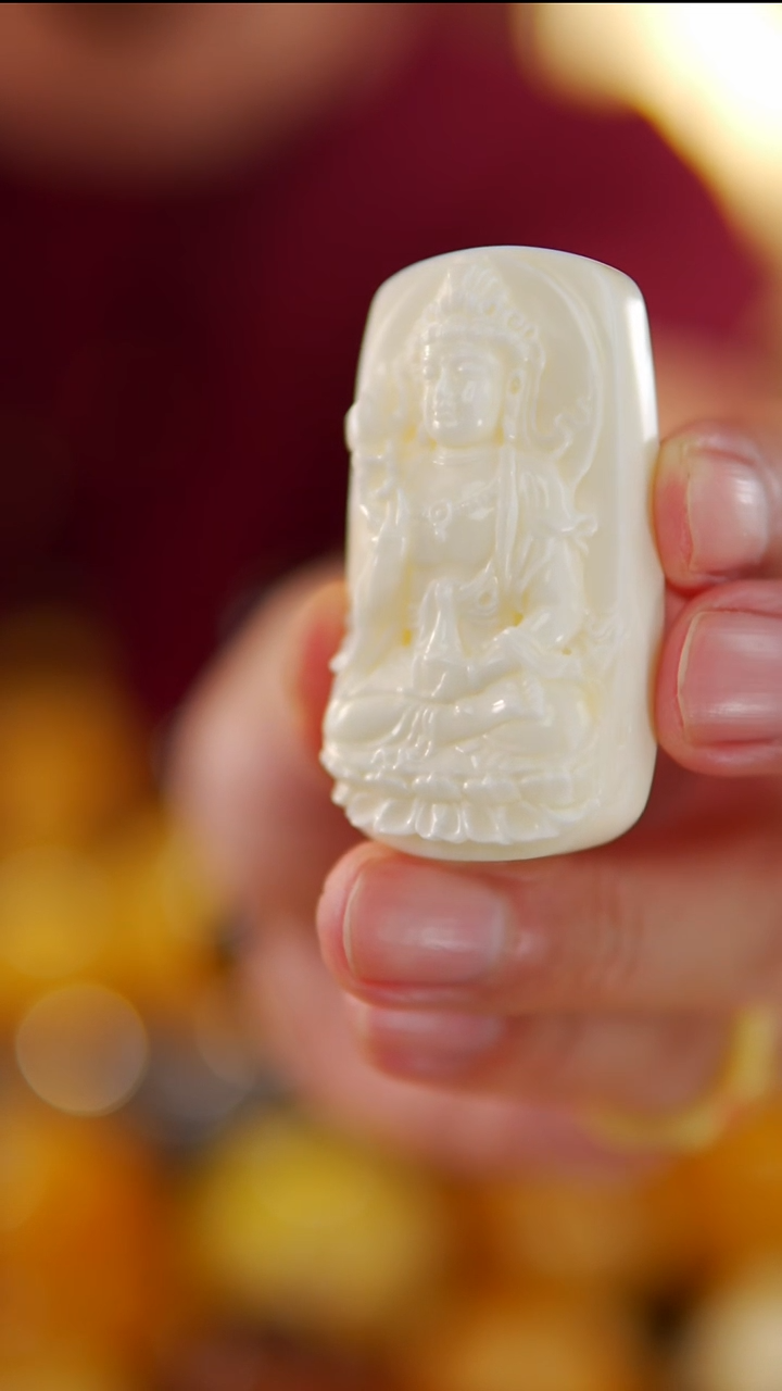 裸石琥珀未镶嵌白蜡观音吊坠22.4