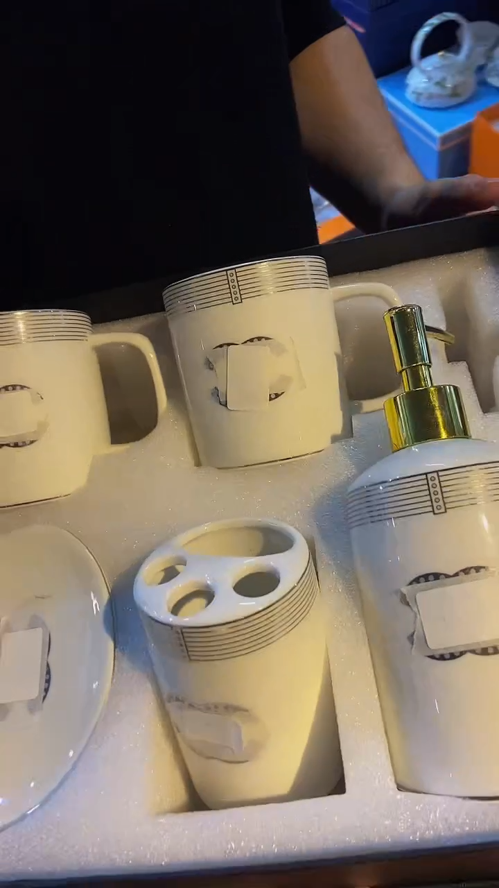 【闪购商品】鸿辉家品牌瓷器，京东包邮！