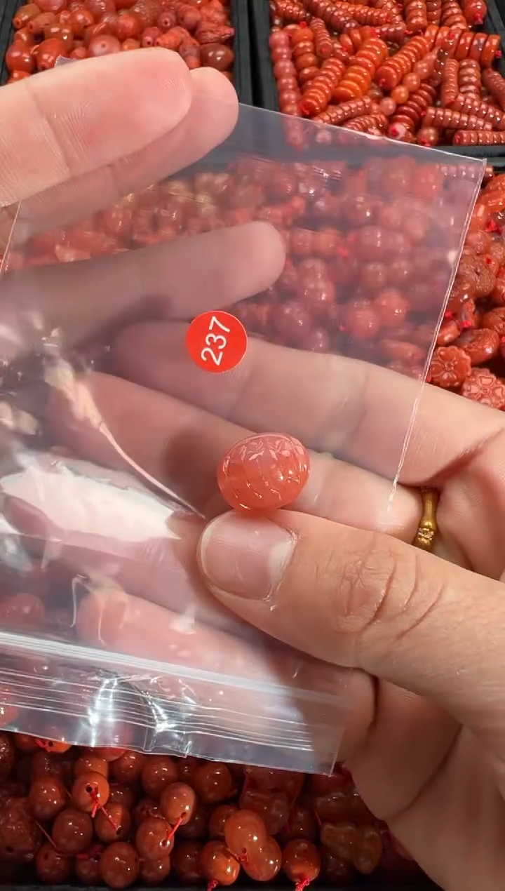 【闪购商品】南红玛瑙颈饰未镶嵌1