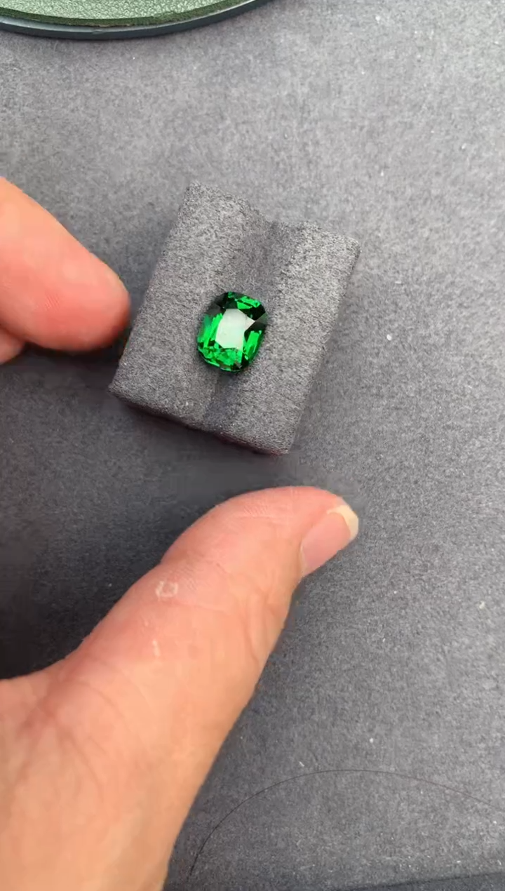 【闪购商品】石榴石（沙弗莱）裸石未镶嵌3.5ct沙弗莱