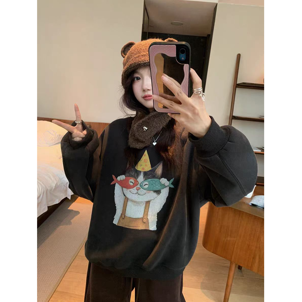 韩系新款童趣减龄猫咪彩绘印花加厚加绒保暖圆领卫衣女冬