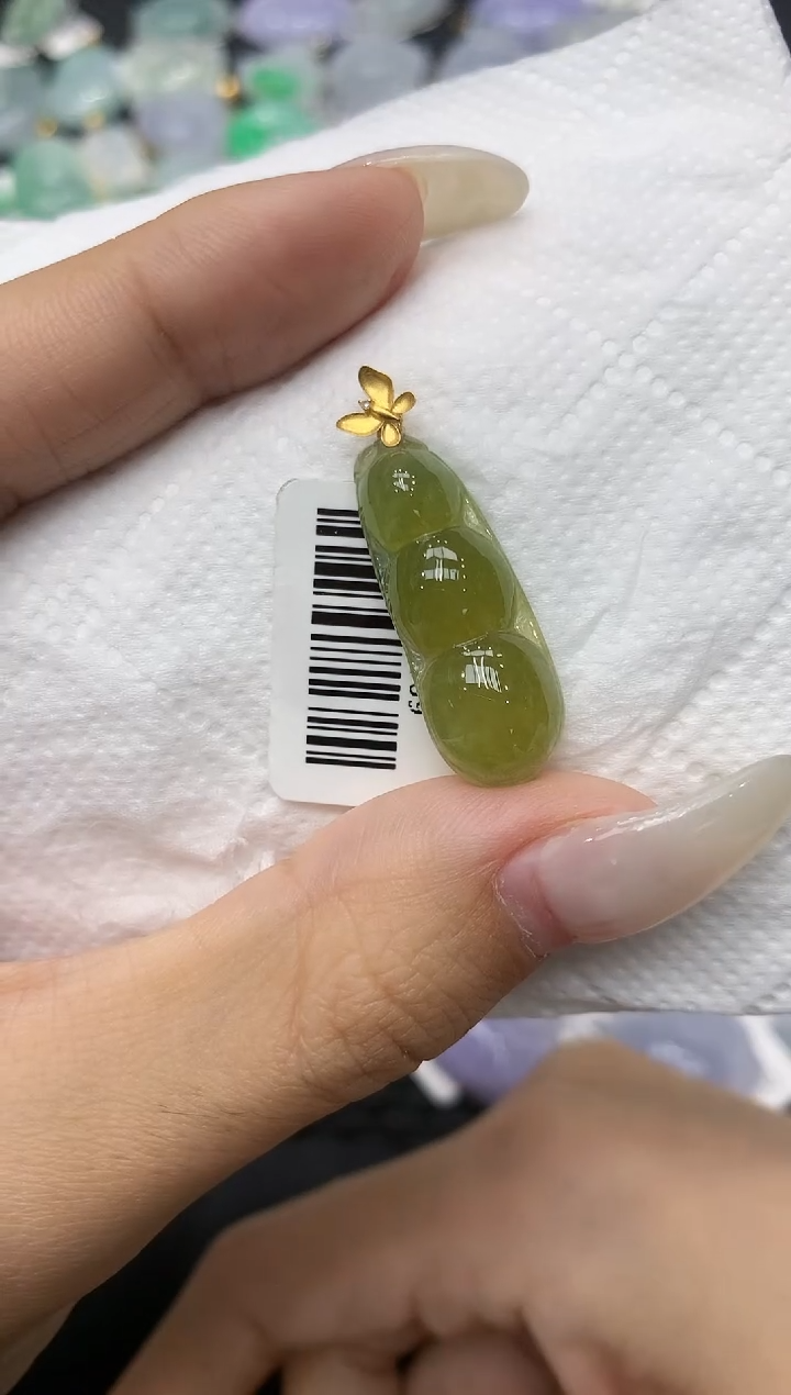 颈饰18K金镶嵌翡翠11111111111