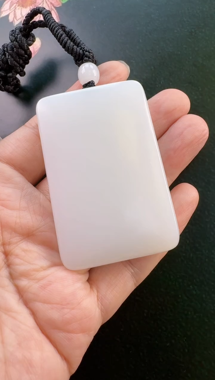 和田玉未镶嵌颈饰吊坠