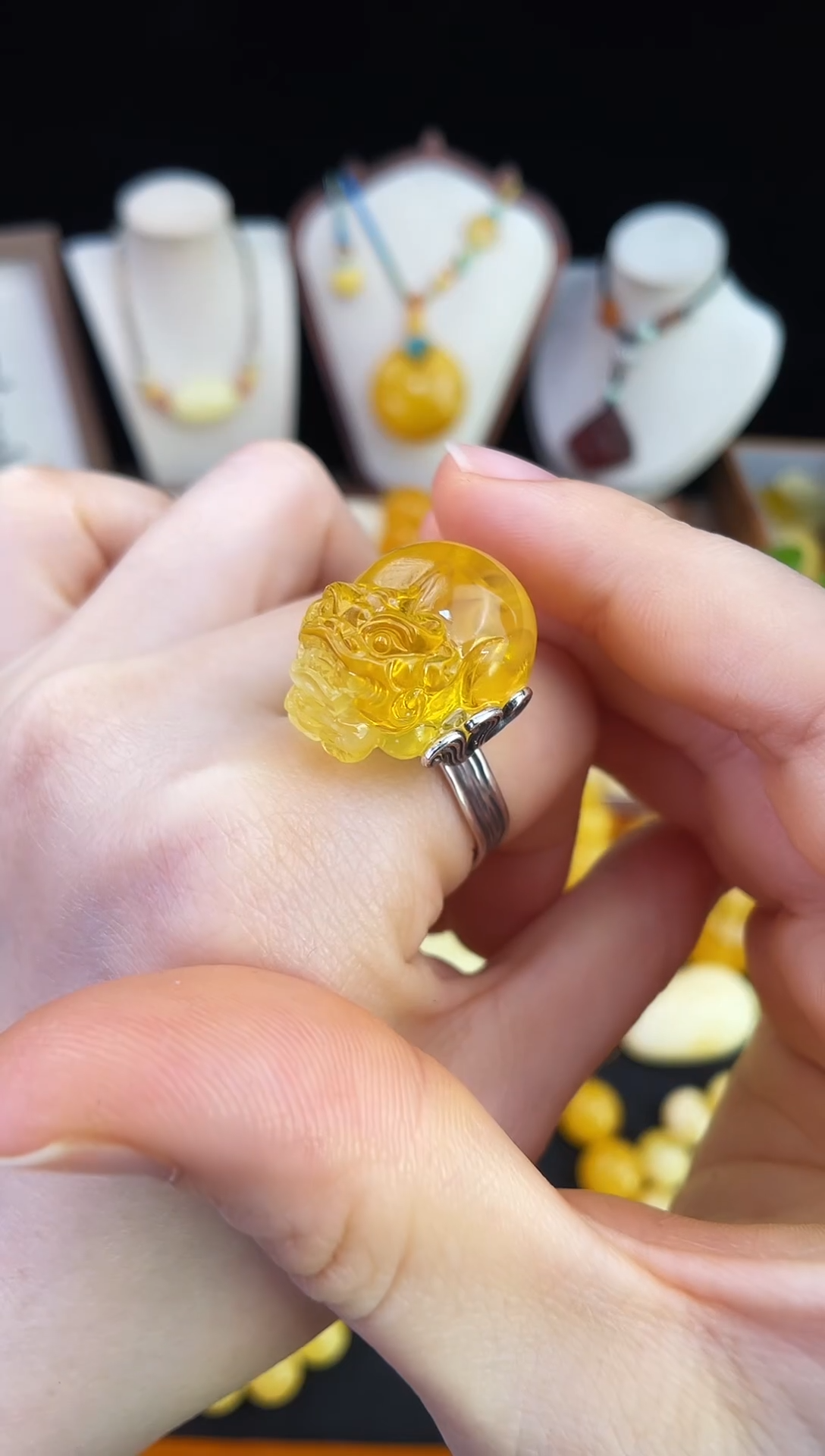 琥珀未镶嵌珠宝奇石柒月