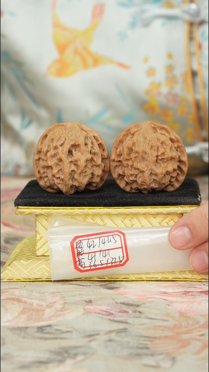 【闪购商品】文玩核桃把件苹果园