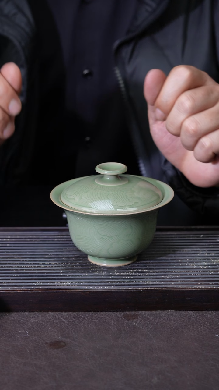 【闪购商品】青瓷海水纹两才盖碗