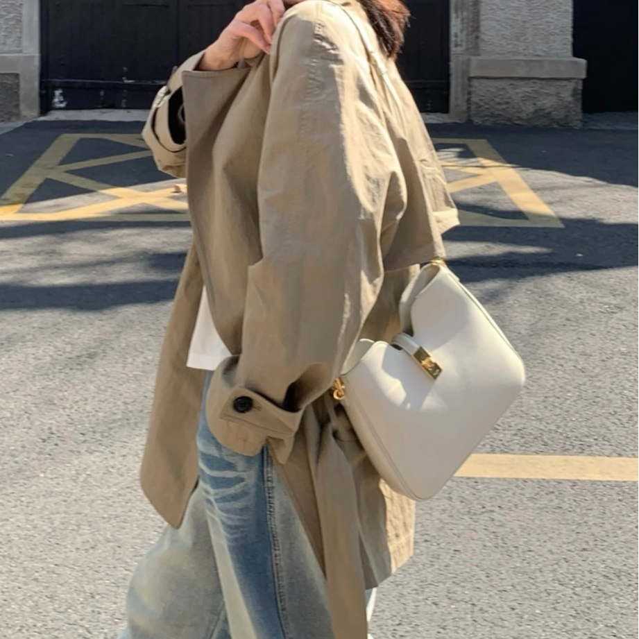 99新 Celine/思琳 蔚蓝/白色金扣 牛皮 Soft 16 腋下包