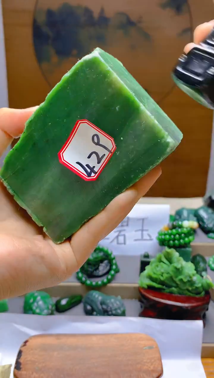 【闪购商品】和田玉（碧玉）未镶嵌珠宝半成品1