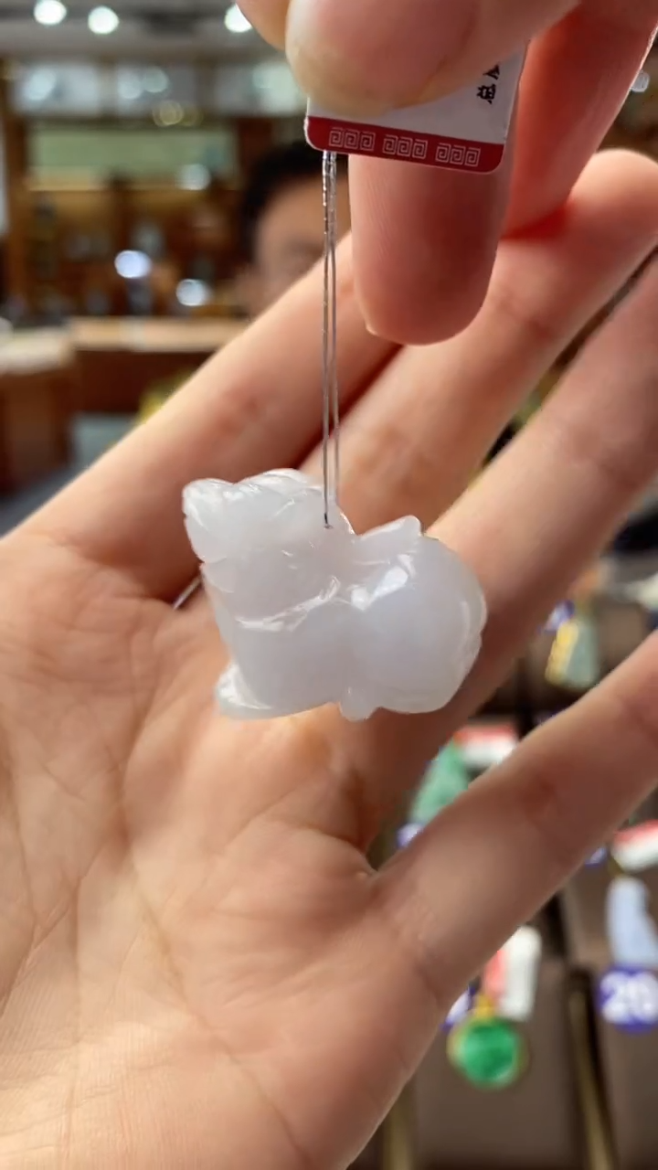 【闪购商品】翡翠颈饰未镶嵌小狮子