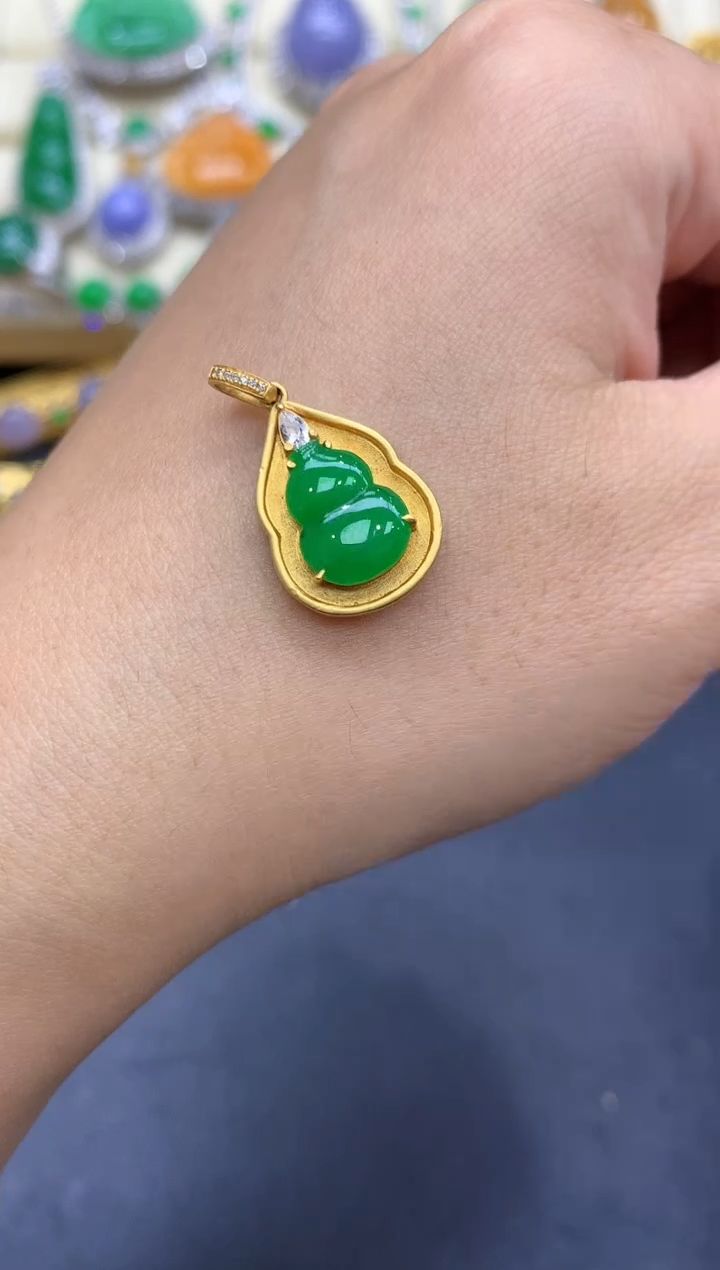 颈饰18K金镶嵌翡翠348-中国好珍宝