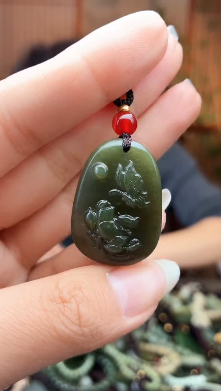 颈饰未镶嵌和田玉1