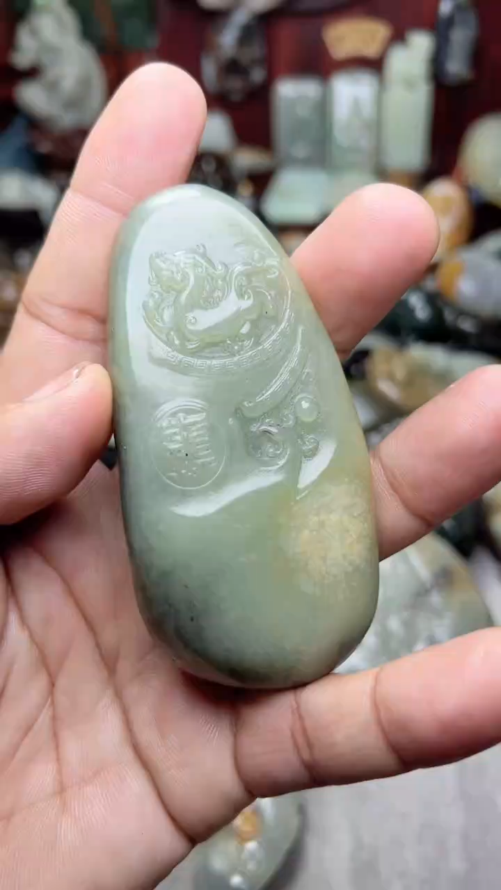 和田玉未镶嵌把件=