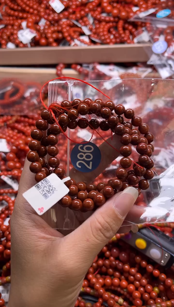 南红玛瑙未镶嵌珠宝奇石286-7