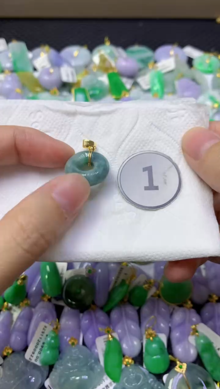 颈饰未镶嵌翡翠天然缅甸翡翠A货