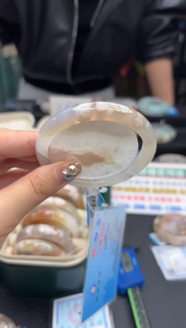 【闪购商品】石英质玉手镯未镶嵌154（56圈赠送镯心）