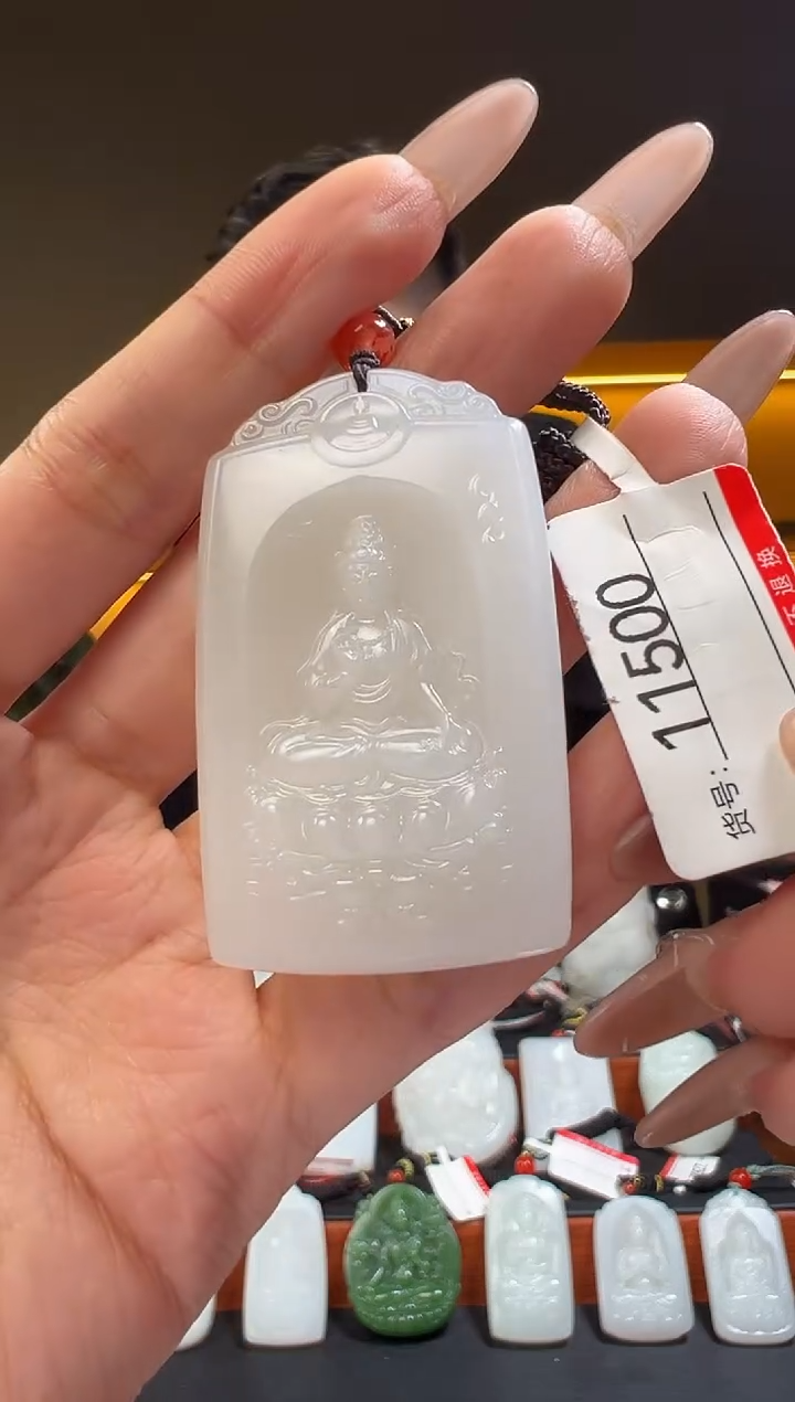 颈饰未镶嵌和田玉1