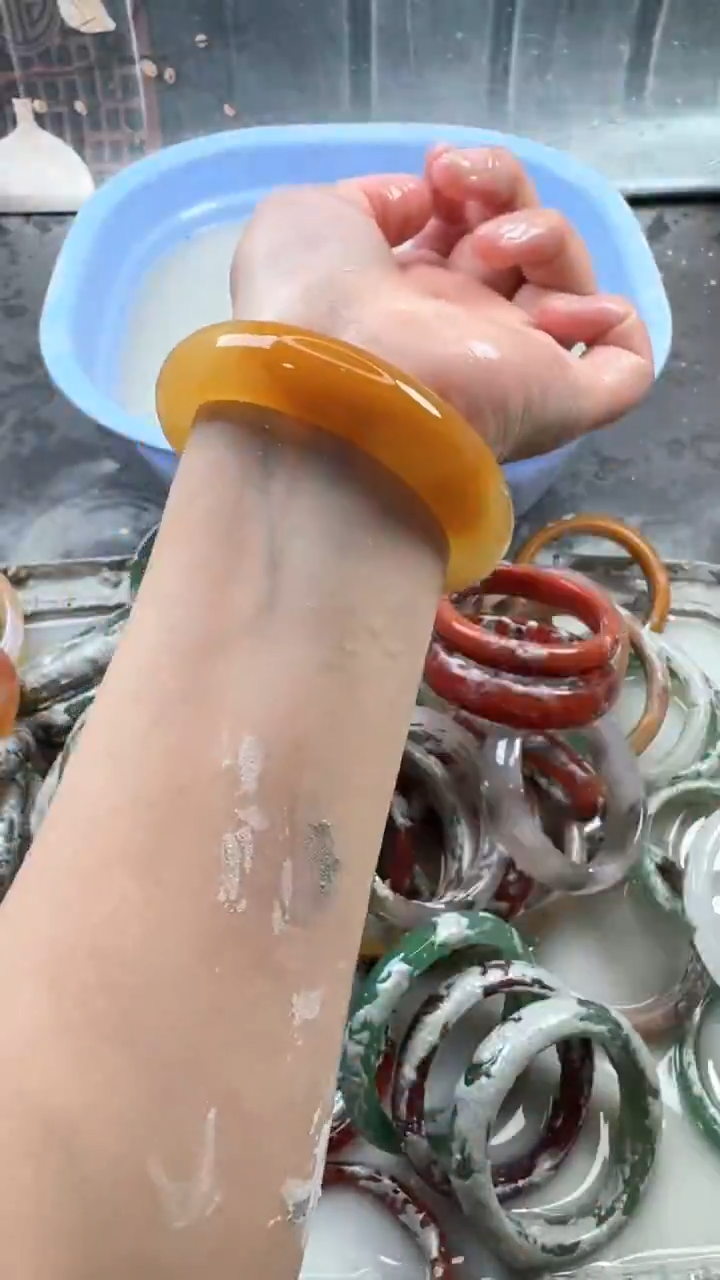 【闪购商品】石英质玉手镯未镶嵌90