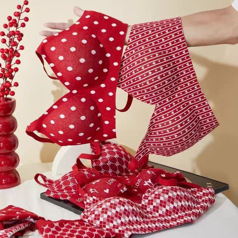 【本命年内衣套装】闹小姐新年红色喜庆舒适无痕女士內衣套装