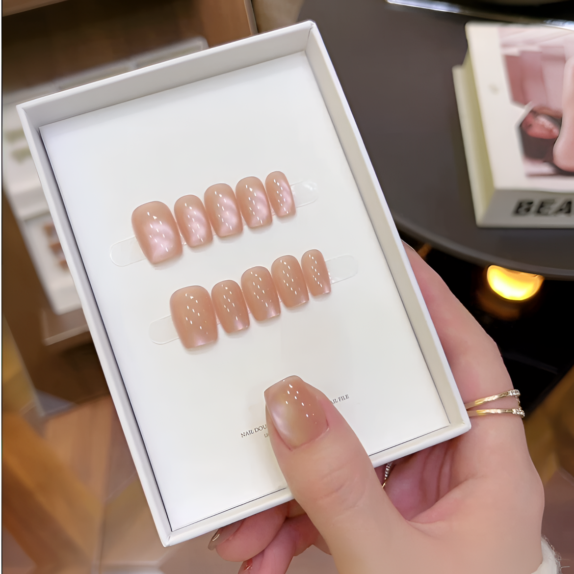 【粉幽灵】高级感极简风短甲追光猫眼美甲贴片经典粉色显肤白穿戴甲
