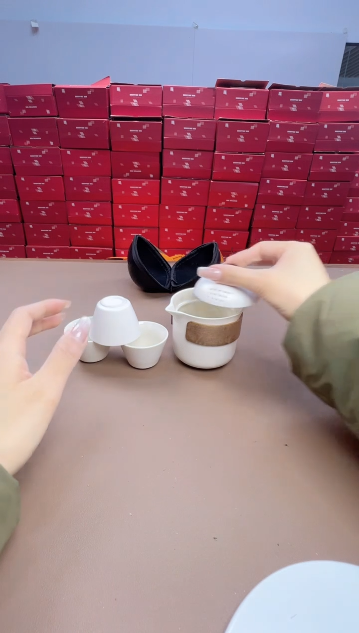 【闪购商品】摆件瓷制品S1111111111111