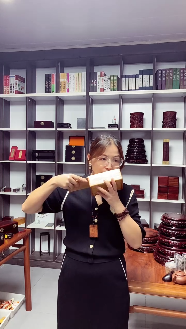 木贵妃檀机关盒（6面独板）