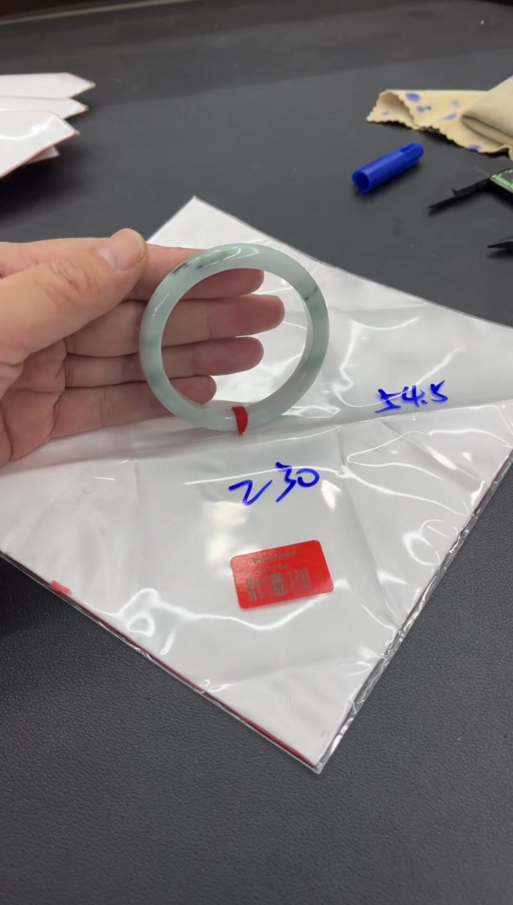 未镶嵌手镯翡翠翡翠手镯