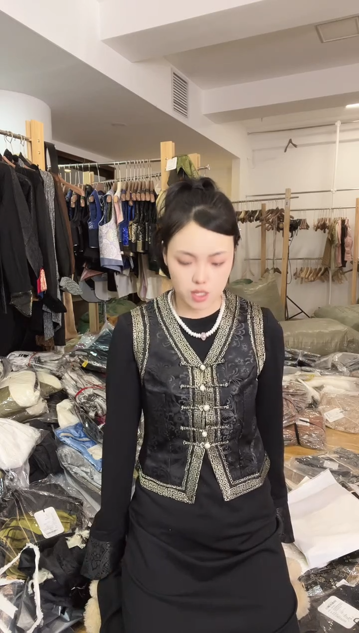 2XL码    125-135斤  马甲