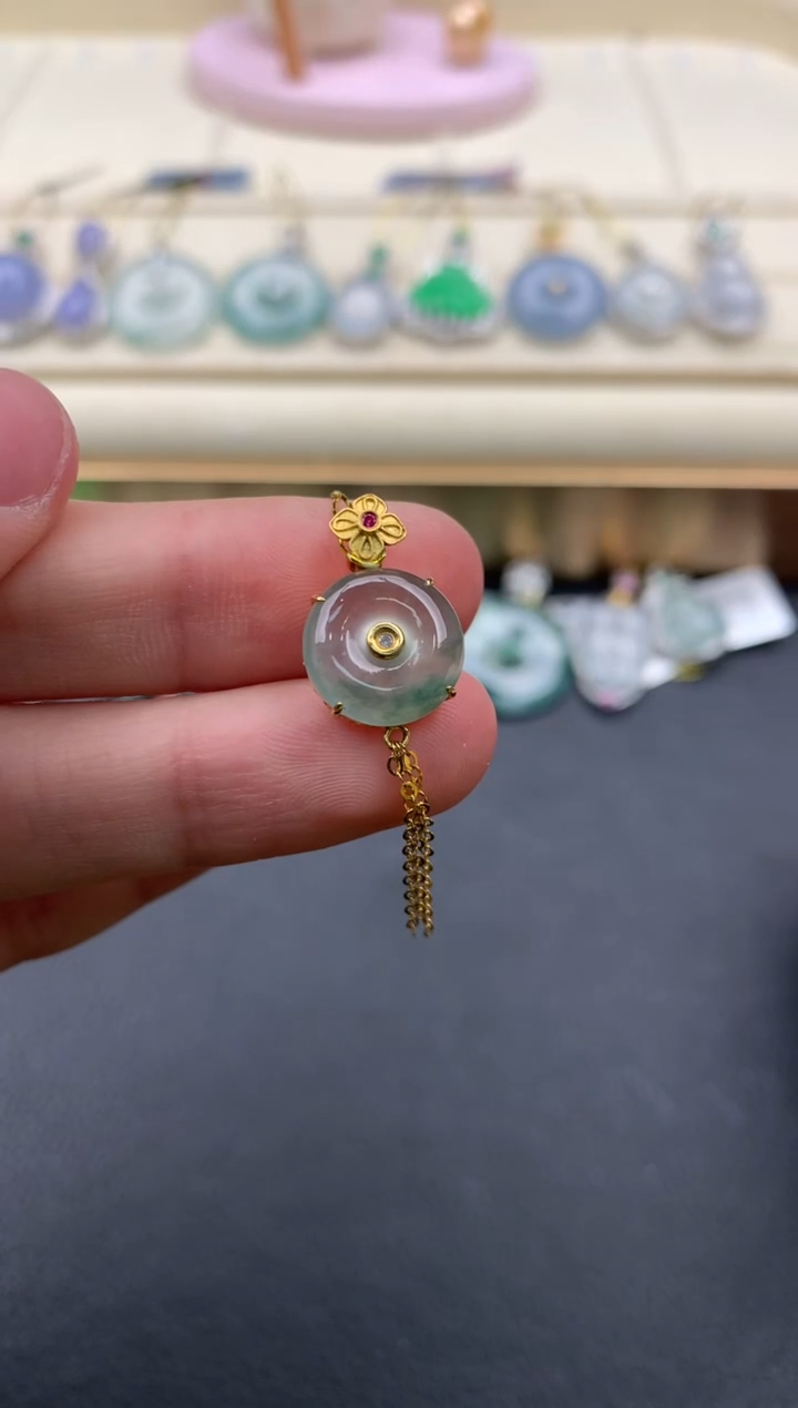 【闪购商品】翡翠颈饰18K金镶嵌W731    