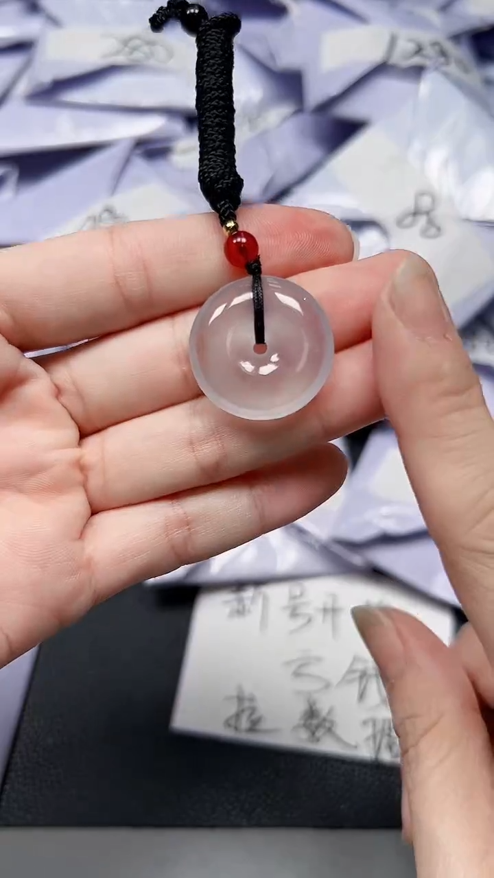 翡翠未镶嵌吊坠(赠链)（加扣头)101