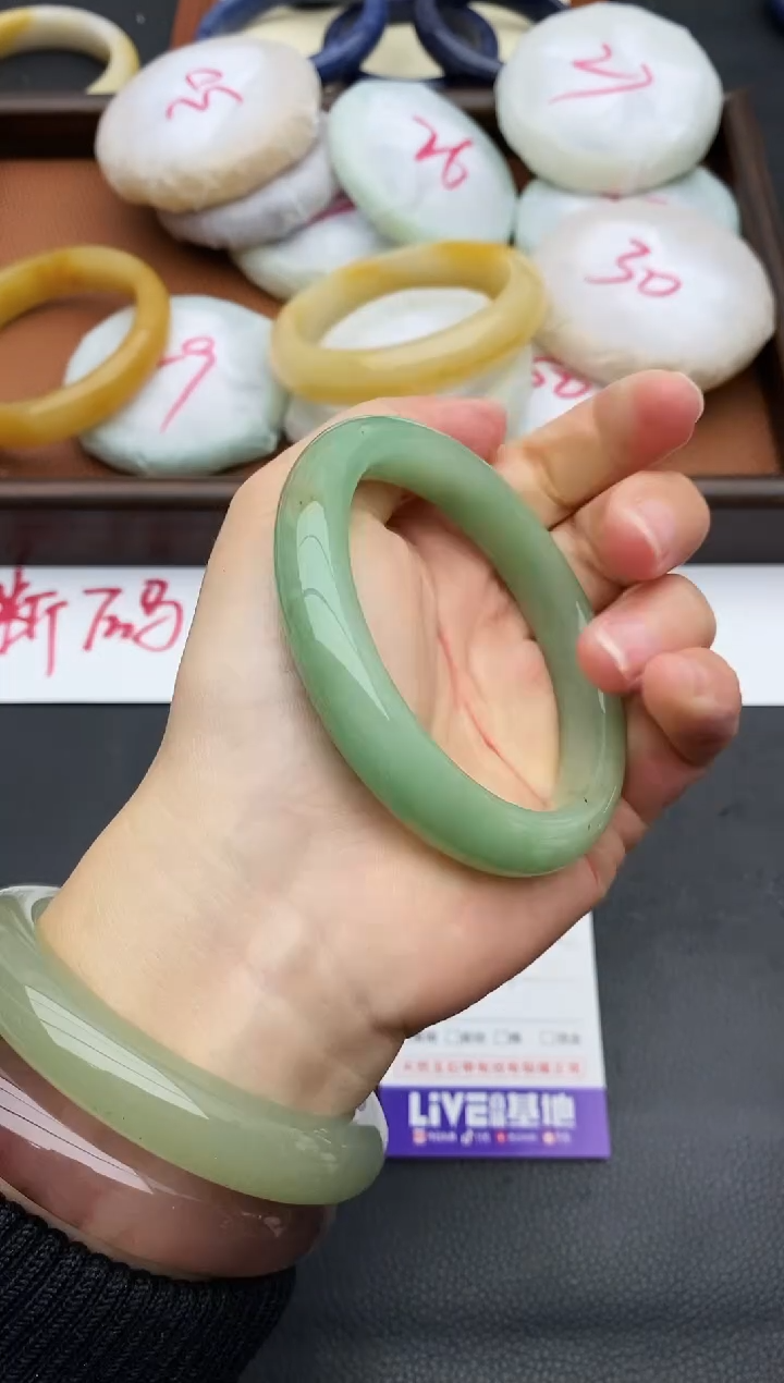 未镶嵌手镯石英质玉203+59/60