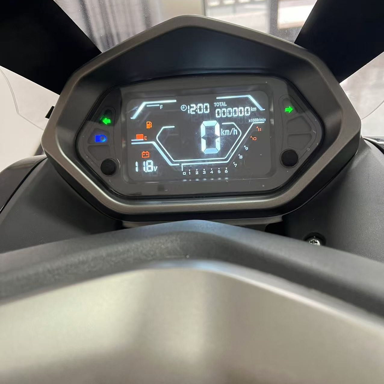 立雅猛士三代液晶仪表(订车专用非整车)非诚勿扰