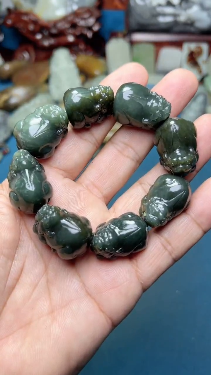 和田玉未镶嵌把件-