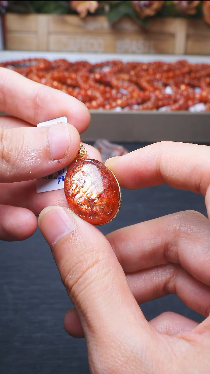 L011-18k金太阳蛋面吊坠18K金镶嵌长石多样性发其一