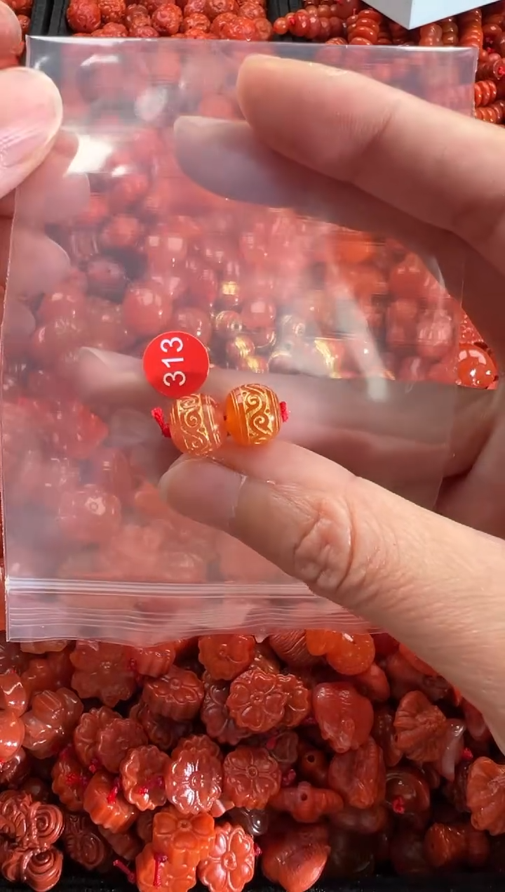 【闪购商品】南红玛瑙颈饰未镶嵌1