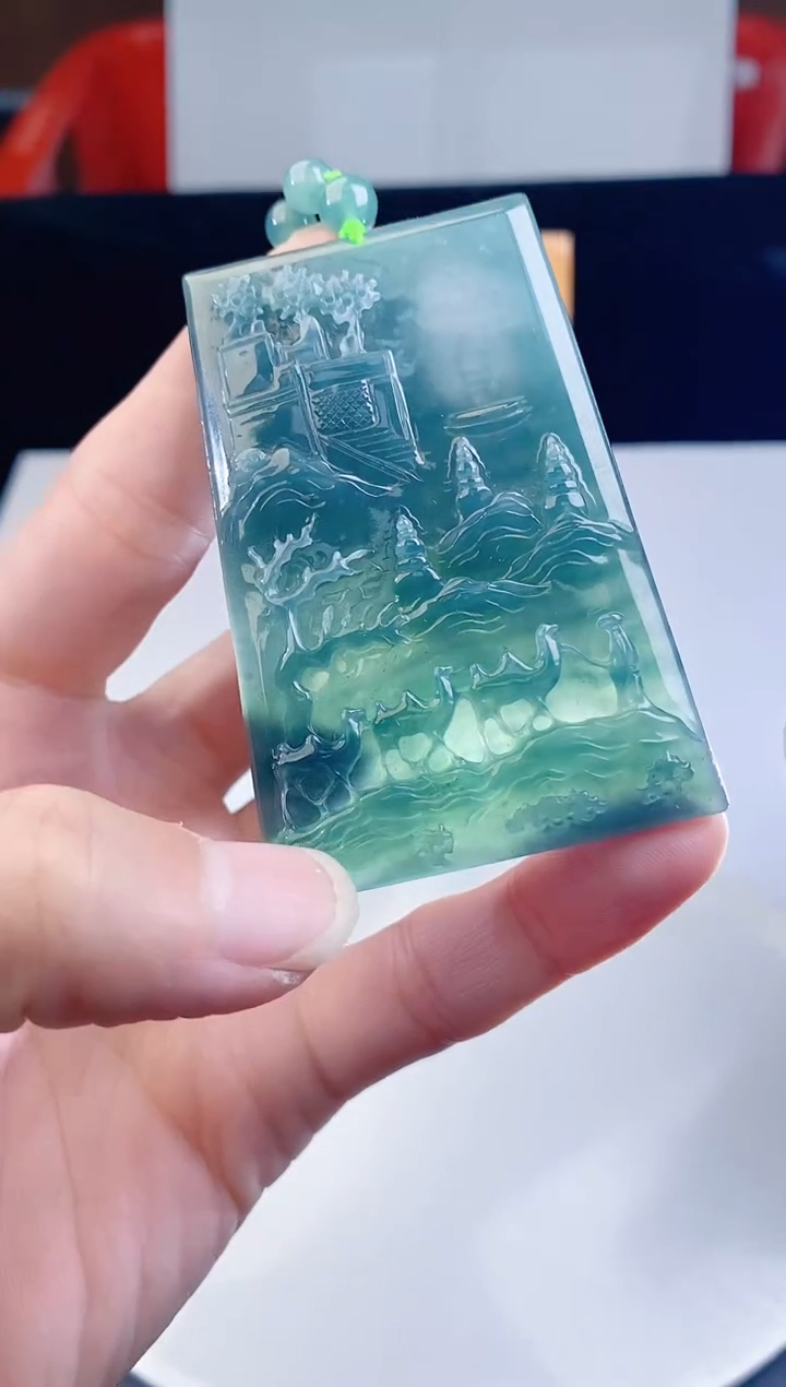 颈饰未镶嵌翡翠·